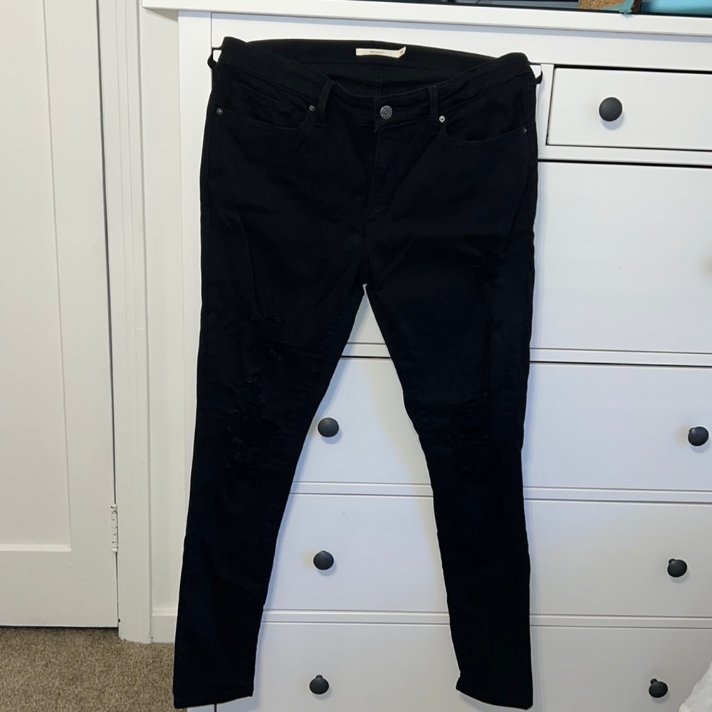 Black Distressed 711 Skinny